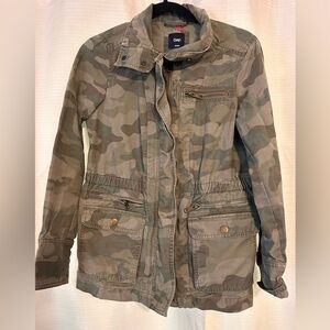 GAP Women's Camouflage Jacket
